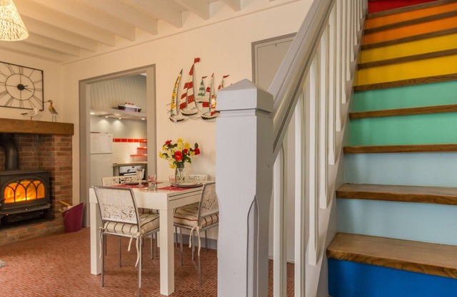 Charming house with enclosed garden, WiFi, pets allowed, and parking