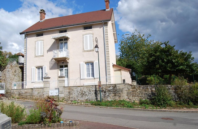 Charming house in Bourgogne sud with swimmingpool