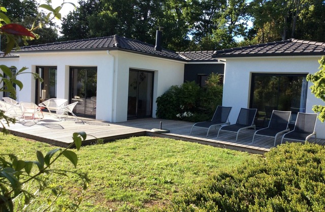 Charming house, 4 stars, in the middle of the village, 4 km away from the beach