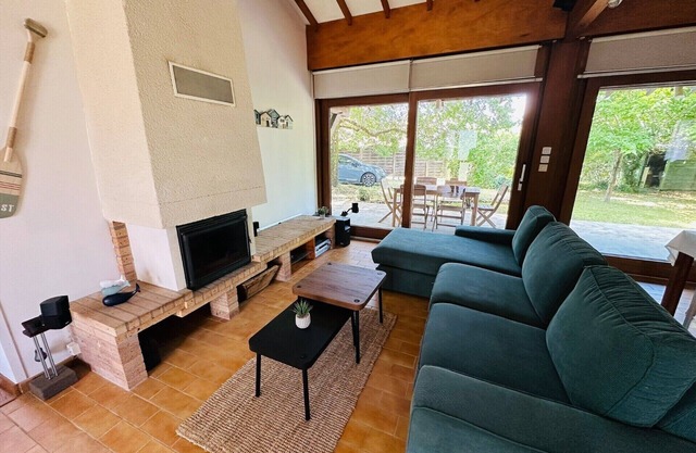 Charming house 600m from Lac de Sanguinet