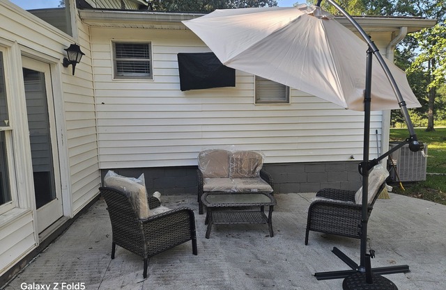 Charming house in delightful Stockbridge with AC, very cozy and event friendly