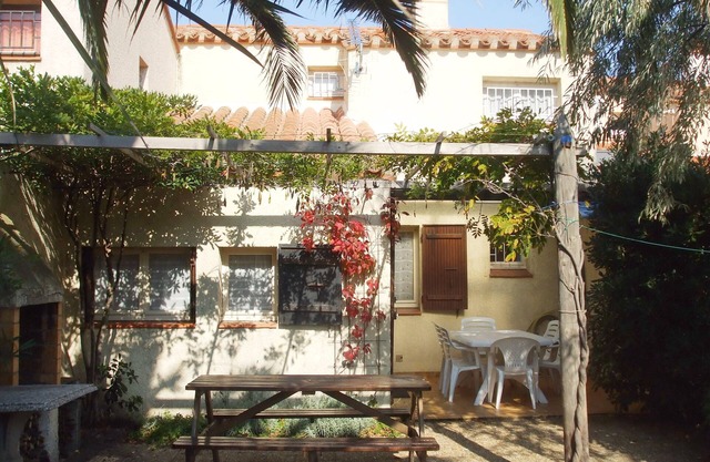 Charming house on a peninsula close to the marine lake