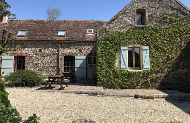 Charming House, Picturesque Village Easy Reach Of Paris, Fontainebleau, Chablis