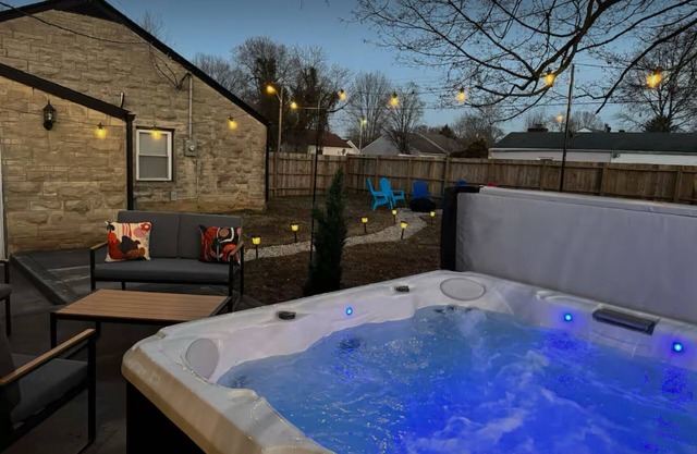 Charming house, sleeps plenty with Hot Tub and large backyard and fire pit
