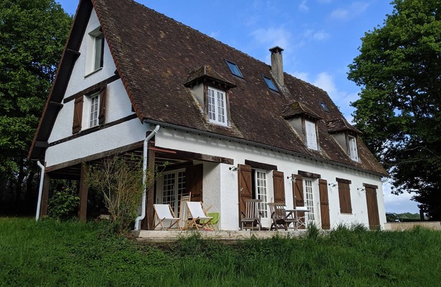 Charming house surrounded by nature near Paris