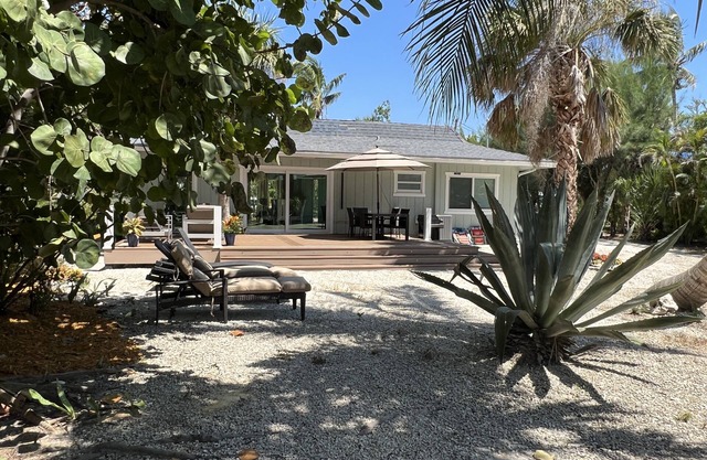 Charming Island Cottage – Fully Restored & Steps from the Beach