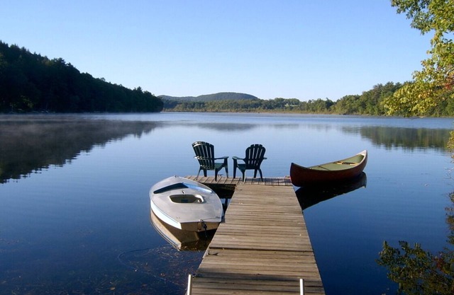 Charming Lakefront Cottage; Boat, Swim, Fish, Hike, Bike, Golf, majestic Views