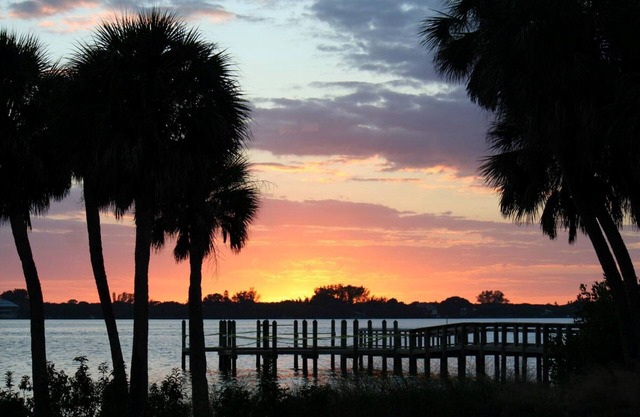 Charming Lemon Bay Cottage in Historic Englewood Village