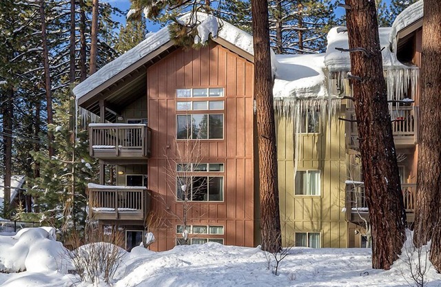 Charming Lodge-Style Resort with Something to do in Every Season!