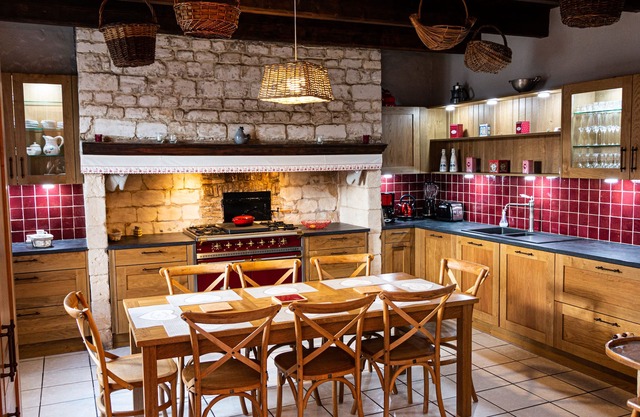 CHARMING LONGERE IN THE COUNTRY