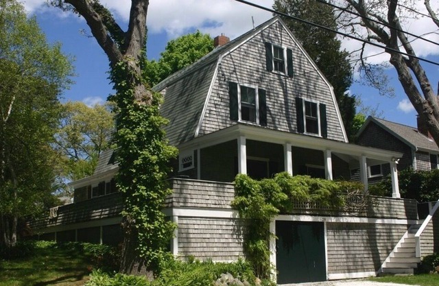 Charming Megansett Classic walk to beach