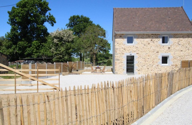 Charming Modern House with Garden, Terrace & Bikes near Granville and Avranches