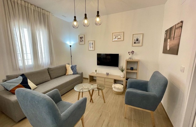 Charming New Apartment in Historic Córdoba, Walk to Top Attractions