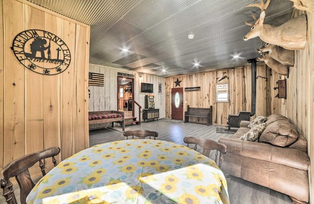 Charming New Concord Cabin on 50-Acre Farm!