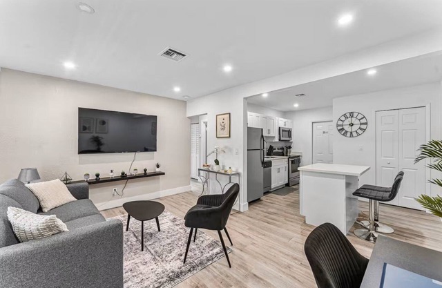 Charming North Miami Home with Private Yard — Pet-Friendly & Near Beach