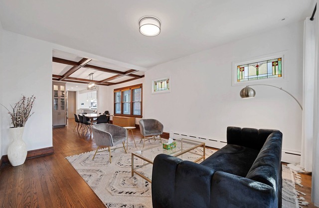 Charming Oak Park 4BD/3.5BA and 2 Private Parking by AllSet Turnover