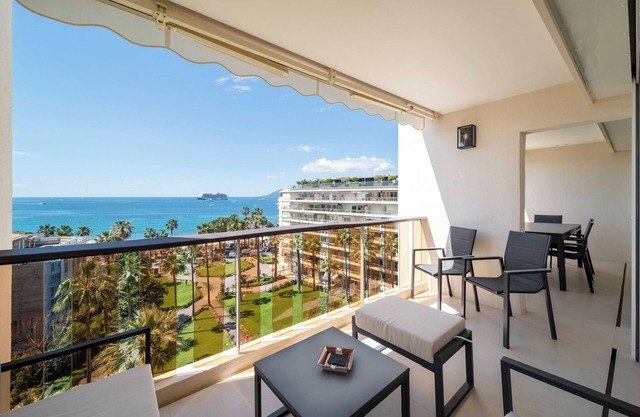 Charming oasis with terrace 4 BD/8P - Cannes