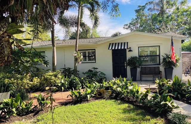 Charming Olde Naples Bungalow
