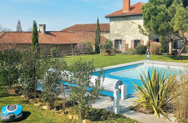 Charming, peaceful residence with swimming pool and Nordic bath