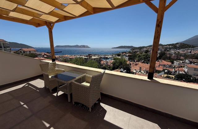 Charming penthouse with terrace with AC in Kas