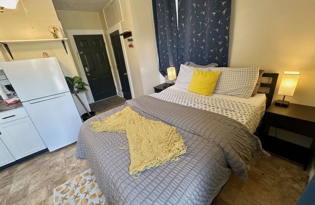 Charming private 1st floor studio apartment