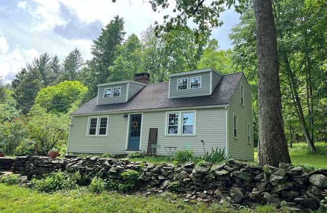 Charming, private 2-bedroom cottage on classic New England farm in Washington CT