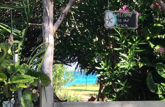Charming Private Cottage by the Beach