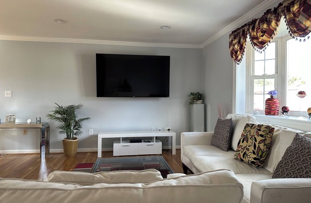 Charming Recently Renovated 3-bedroom home in Temple Hills