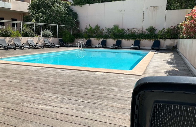 Charming refurbished cocoon with swimming pool