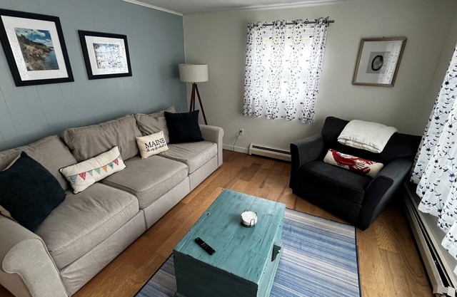 Charming Remodeled Home with Deck overlooking Land Trust - Dog Friendly!