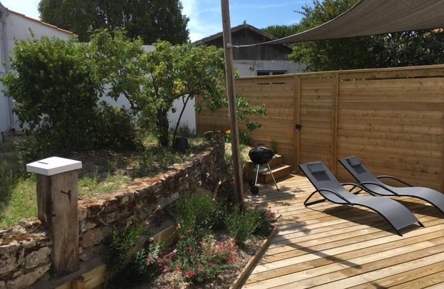 Charming Renovated Home Near Beach with Private Parking and Terrace