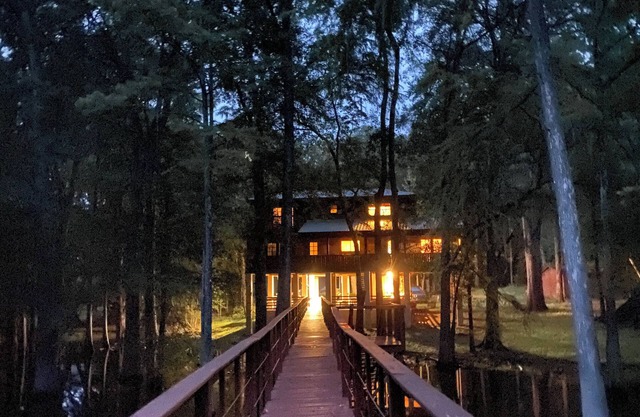 Charming Riverfront Home in Branford with access to the Ichetucknee River.