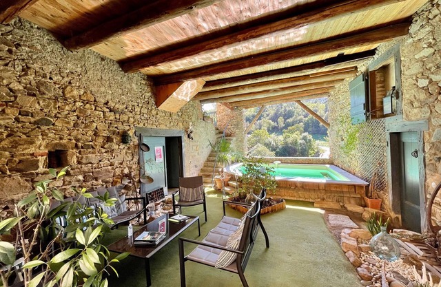 Charming Room in Lavaudieu for 2, Bath & WC