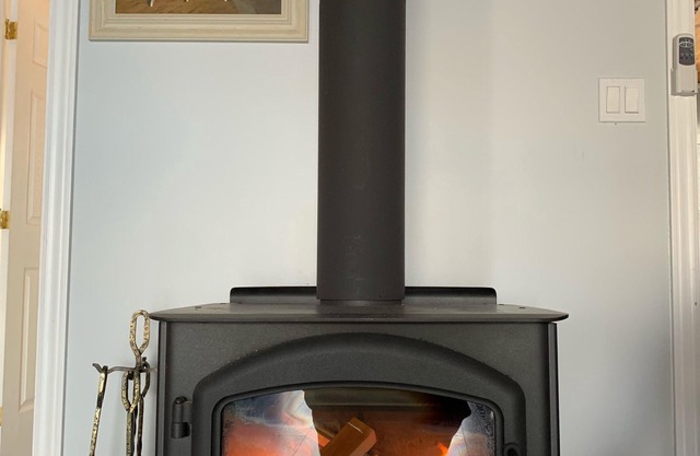 Charming Sandy Beach Cottage on Horseshoe Lake