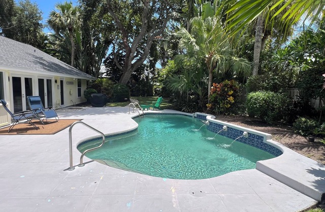 Charming Spacious 2 Bedroom 1 Bath in Serene Vero Beach Orchid Island