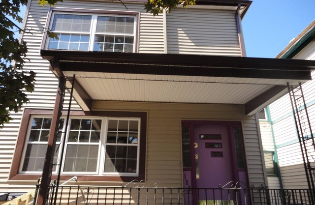 Charming, Spacious, 4 bedroom House in Buffalo Close to Downtown and Elmwood