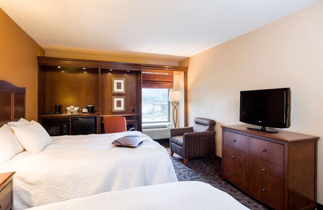 Charming Stay in Danville: Free Hot Breakfast & Cozy Rooms | 3 Units