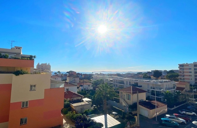 Charming Studio Panoramic sea view Clim shops sea 200m private parking