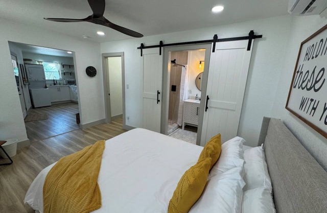 Charming Studio in Schertz with Private Entrance
