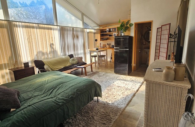 Charming studio in superb Clermont with AC, WiFi