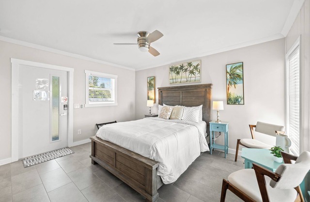 Charming Studio Suite- Steps from Private Beach Access, Fire Pit, & BBQ Grills