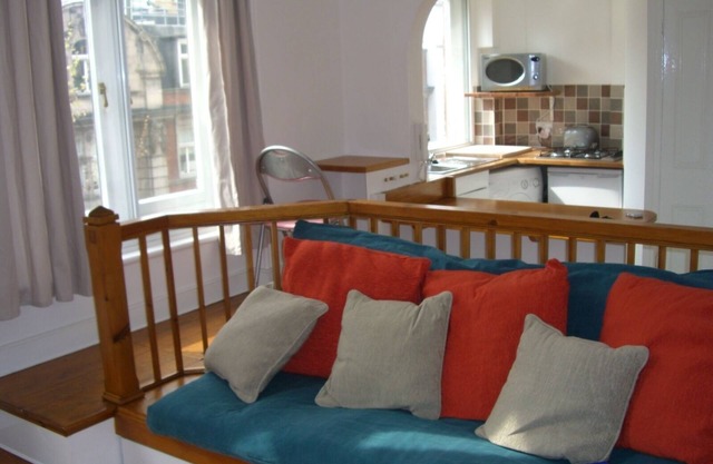 Charming studio very central Soho/Covent Garden. Excellent reviews!