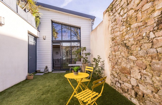 Charming Studio with Garden in Guérande, WiFi included