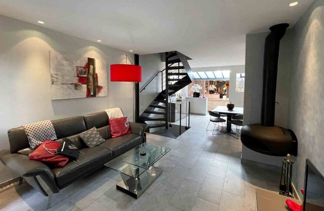 Charming townhouse with garden in the City of Love by easyBNB