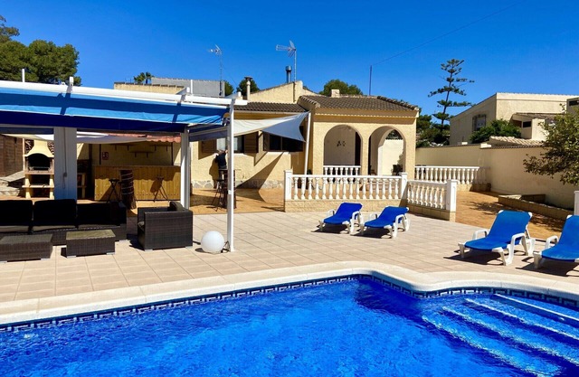 Charming & Tranquil 3 bedroom 2 Bathroom Spanish Villa with large Private Pool