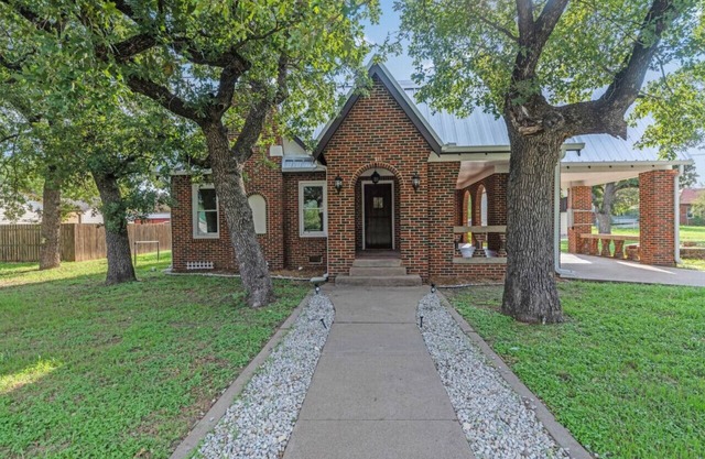 Charming, Tudor Style Home Newly Renovated!