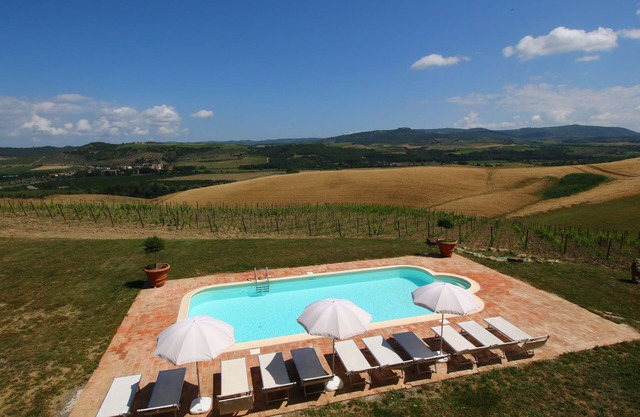 Charming Tuscan Farmhouse