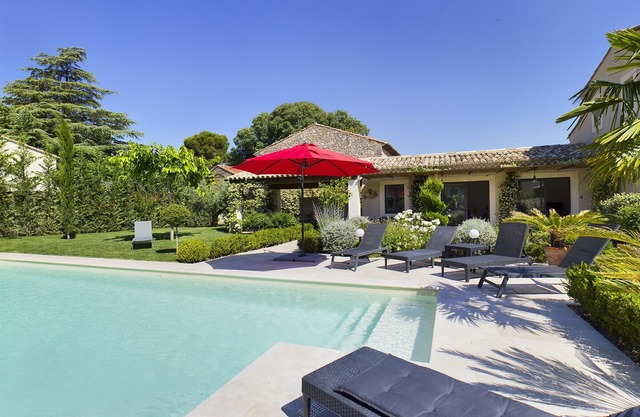 Charming Villa in the Heart of Eygalières with Pool & Garden