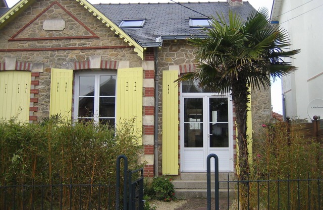 Charming villa located 492 feet away from the beach