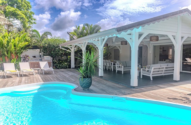 Charming Villa with Private Pool and River Access